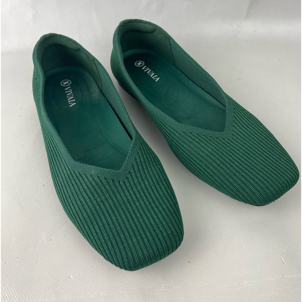 Vivaia Margot Green square toe flats Sz 37.5